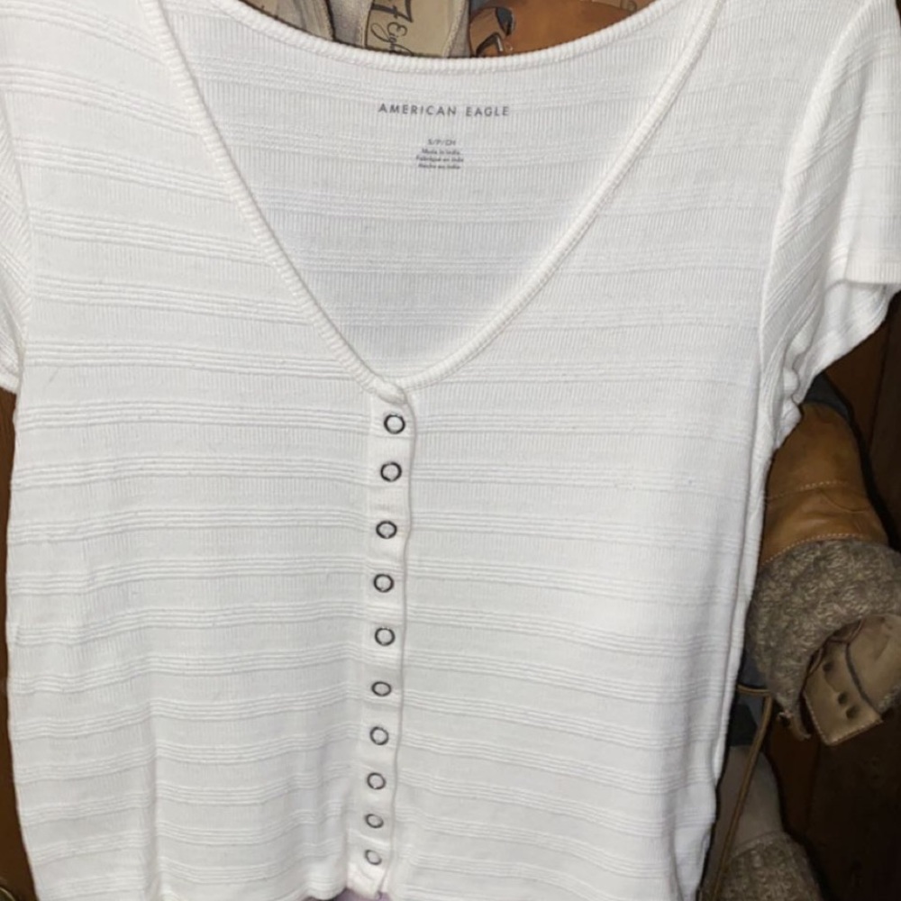 Size small American eagle V-neck